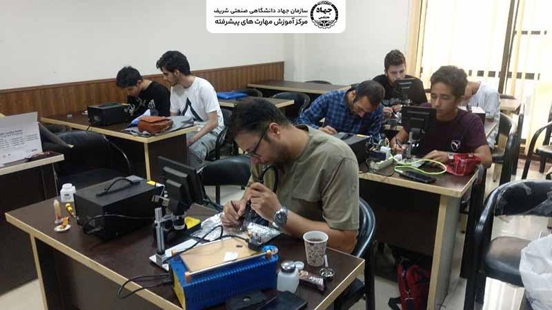 چگونه به یک تعمیرکار موبایل ماهر تبدیل شویم؟ راهنمایی برای شروع – جهاد دانشگاهی شریف